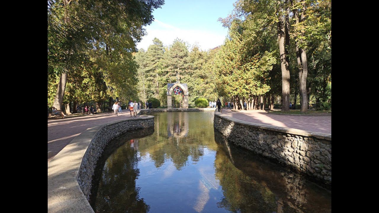 Курортный парк Нижний в Кисловодске. Каскадная Лестница