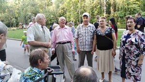 Парк кузьминки танцы и песни под гармонь