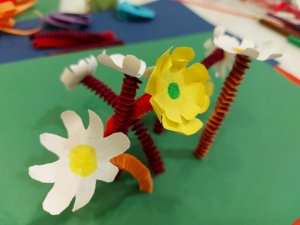 Объемная аппликация цветы на поляне