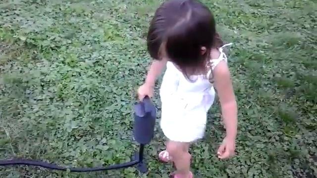 Полина качает бассейн смотреть онлайн