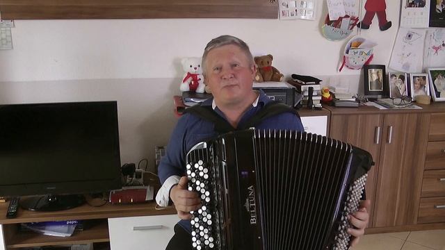 СНИТСЯ МНЕ ДЕРЕВНЯ текст песни - СЕДОЙ БАЯНИСТ на канале ВальЯш