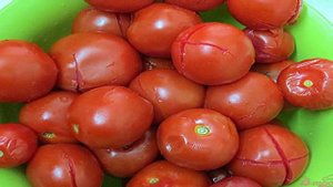 Консервированные помидоры дольками
