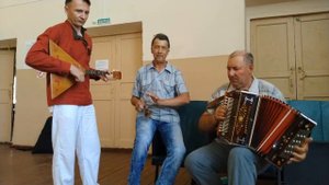 "Матаня", "Страдания", "Русского". Хромка, балалайка, ложки.