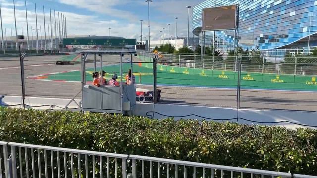 Формула 1 в Сочи / Гран-При России 2021 / День 1 Пятница / Влог смотреть онлайн