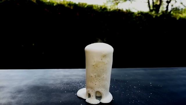 Смешиваем кока колу и хлорку для бассейна смотреть онлайн