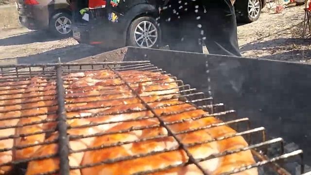 Брызгающая сосиска. смотреть онлайн