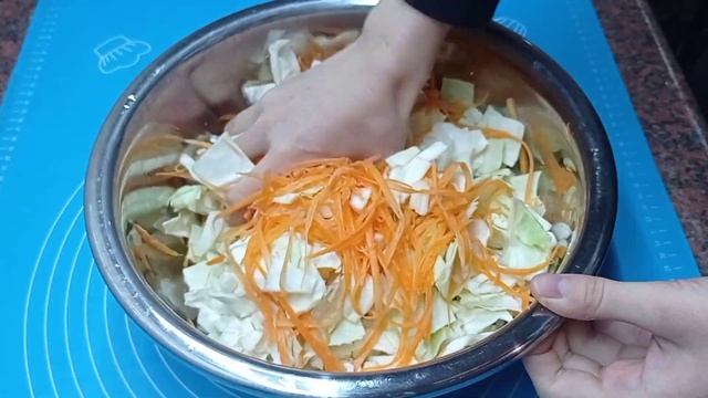?КОЧАН КАПУСТЫ И Одна Морковка. !  ОБАЛДЕННАЯ КАПУСТА По- КОРЕЙСКИЙ !...