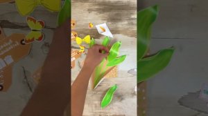 Видео мастер класс по созданию поделок из тетради «Букеты» от Мой Знайка. Три праздничных букета.