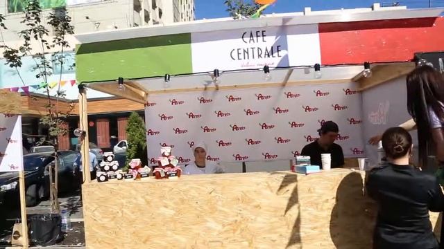 Первый уличный фестиваль еды в Махачкале смотреть онлайн