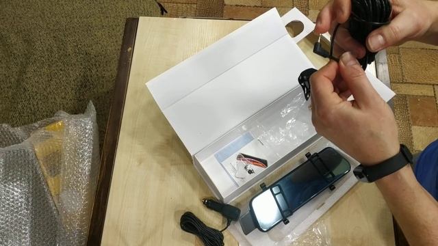 Видео регистратор , зеркало заднего вида. смотреть онлайн