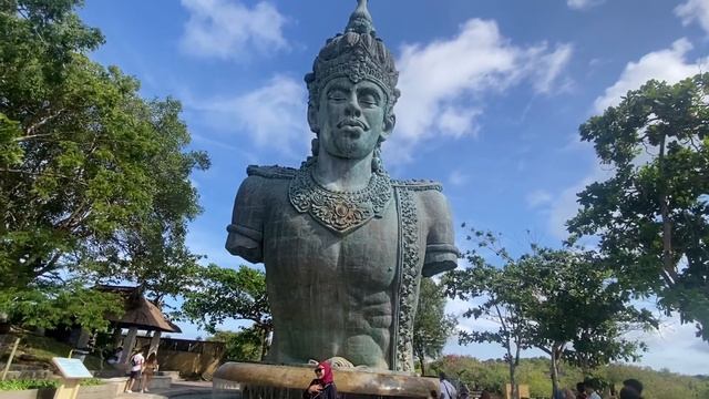 Экскурсии в храме Улувату, Парк культуры Гаруда Висну Кенчана, пляж Пандава, пляж Меласти | бали