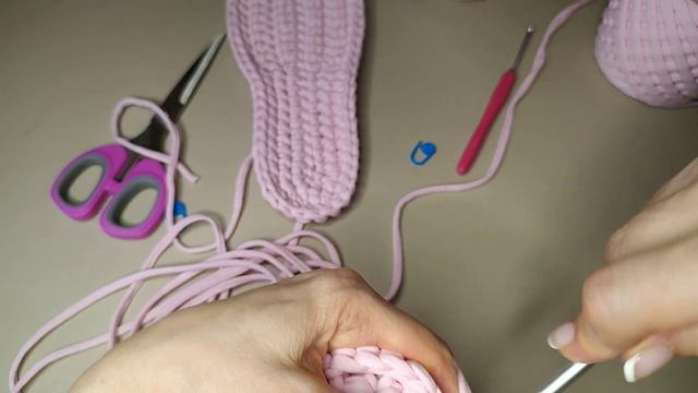 Как связать подошву из трикотажной пряжи крючком? Левая стелька смотреть онлайн