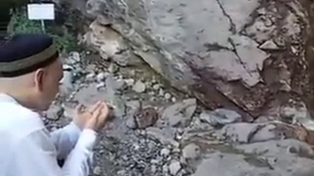 Xitoyda faqat Qur'on o'qilsa oqib chiqadigan suv manbai mavjud Subhanalloh