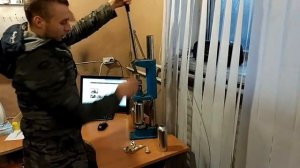 Ручная завальцовка для аэрозольных баллончиков