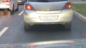 Машина едет боком - прямо !