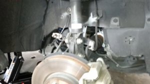 2011 Honda CR-V SUV - Checking Front Brake Pads @ 50,000 Miles