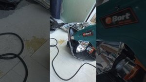 Удаление старого герметика с фары