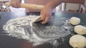 Лепёшки в тандыре с сыром и кунжутом