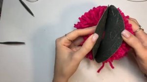 Бубон, помпон для вязаной шапки своими руками - легко и быстро