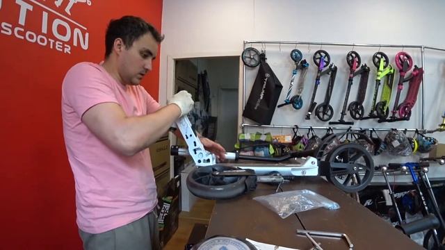 Отвалилось переднее колесо у самоката, ремонт переднего амортизатора смотреть онлайн