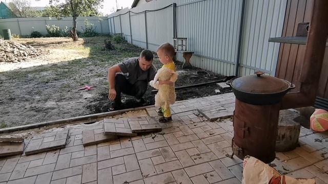 ПРОВЕЛИ ВОДУ в ЛЕТНЮЮ КУХНЮ и БАНЮ✅РАБОТАЕМ ВСЕЙ СЕМЬЕЙ?