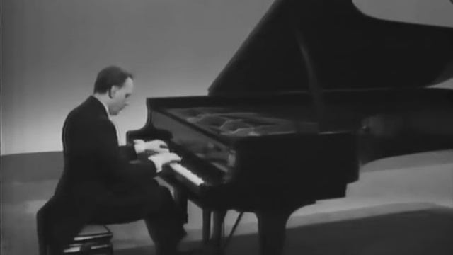 Arturo Benedetti Michelangeli plays Chopin смотреть онлайн