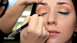 Видео урок макияжа: цветные стрелки