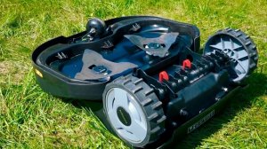 Robomow RS615u — робот-газонокосилка