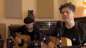 Michael Patrick Kelly "Fell in love with an alien" (unplugged)
