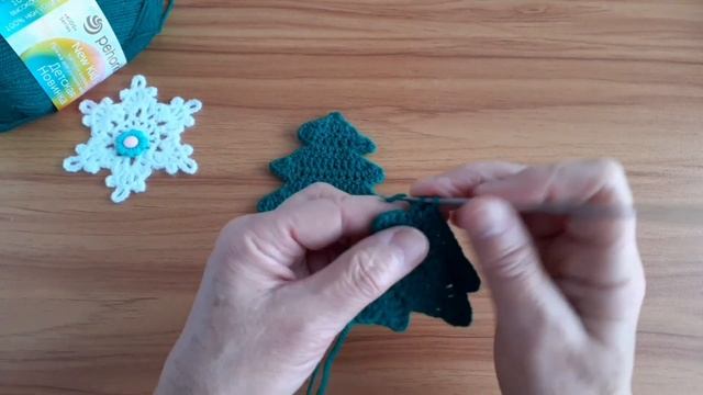 Вязание крючком.Новогодние игрушки.Вяжем ёлочку.