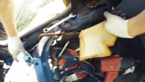 BMW e34 - Подробный разбор салона - Часть 9 - снятие задней спинки дивана и ремней, половик