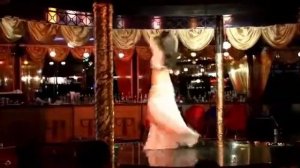 Восточный танец | Девушка красиво танцует Восточный Танец | Школа танцев NOVA