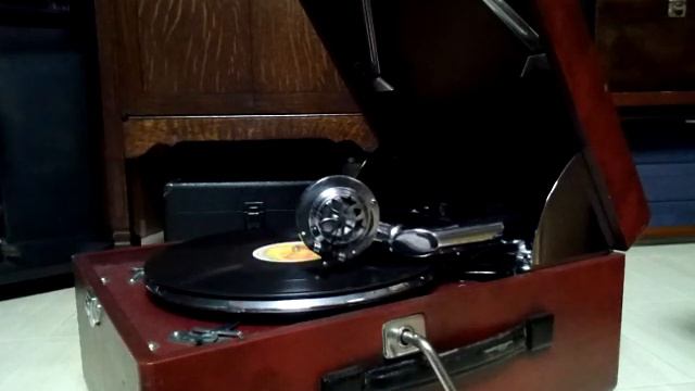 （童謠）小谷 和子 ♪赤い郵便馬車♪ 1951年 78rpm record . Columbia . No. G - 241 phonograph смотреть онлайн