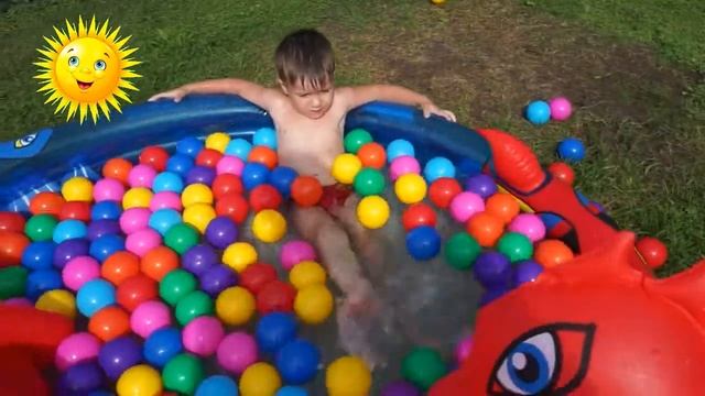 Dry pool. Сухой бассейн. Машинки и экскаваторы купаются. 0+ смотреть онлайн