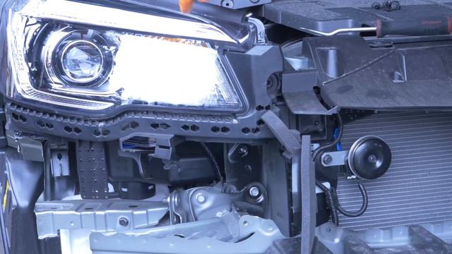 How To Remove a Headlight Replacement - 2019 Subaru Forester смотреть онлайн