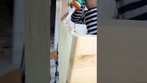 Крепление ступени и подступени к косоуру .