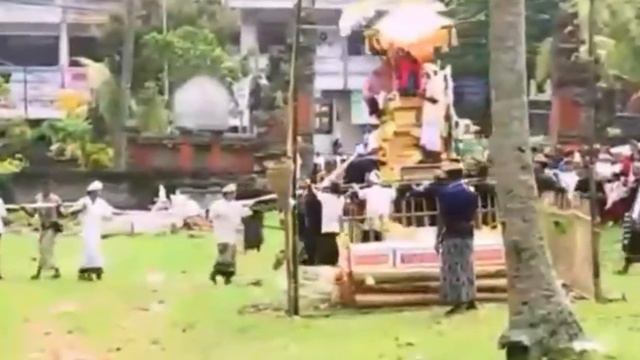 PAWARTA NGABEN //ERIKA JULIA // X IPS 2 смотреть онлайн