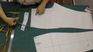 Узкие брюки из трикотажа. Моделирование. Примерка, Внесение изменений.