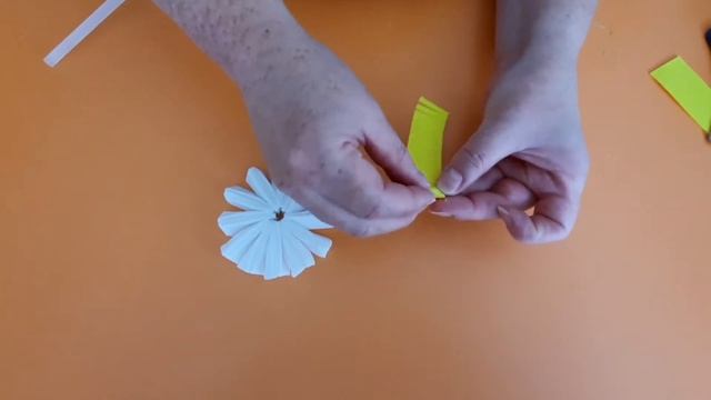"Ромашка" мастер-класс по изготовлению ромашки из влажных салфеток. смотреть онлайн