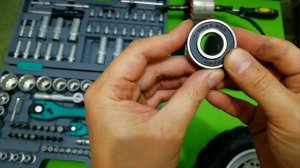 Kugoo m5. Как заменить подшипники на заднем колесе (моторколесо)