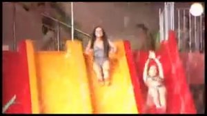 В аквапарке, девушка потеряла купальник | In the water park, the girl lost her swimsuit