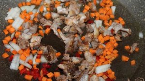 Суп со свининой и консервированной фасолью