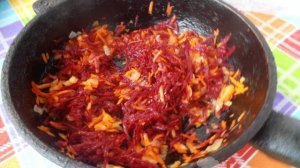 Постный борщ с фасолью и килькой в томатном соусе