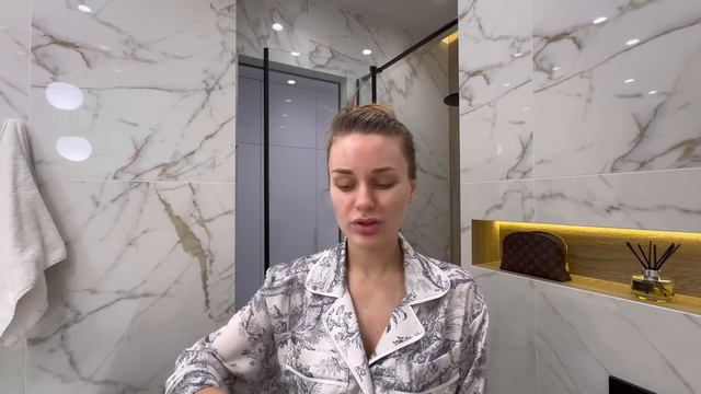 VLOG / ГЕНЕРАЛЬНЕ ПРИБИРАННЯ / ПРО БОРГИ / КУПУЮ БАЗОВИЙ ОДЯГ / TSARSKY