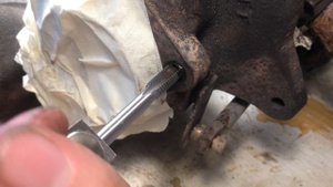 Осмотр турбины: люфты, крыльчатка, вэйстгейт. Как извлечь шпильки