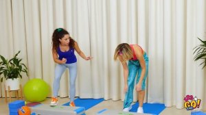 ШКОЛЬНЫЕ ЛАЙФХАКИ С ОДЕЖДОЙ И ОБУВЬЮ || Гениальные идеи для классного образа