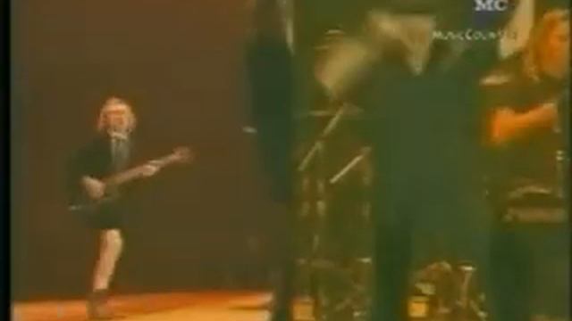 acdc - angus young guitar lesson.avi смотреть онлайн
