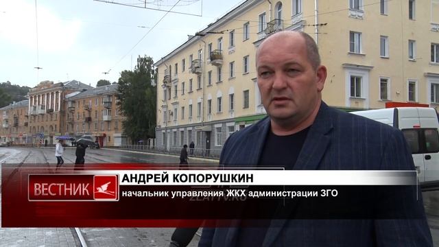 Ночью ливень, утром яма. После обильных осадков образовался провал между трамвайных путей смотреть онлайн