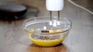 Шоколадный муссовый торт с зеркальной глазурью