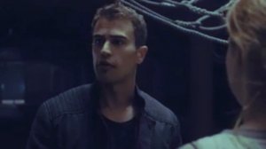 Клип Фор и Трис (Дивергент) - "Невменяемая"